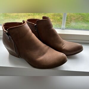 Esprit fall ankle boot